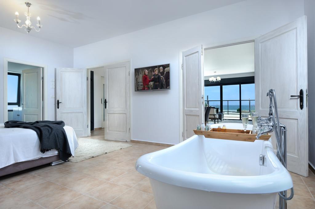 Yamim Suites On The Beach 샤베이 지온 외부 사진